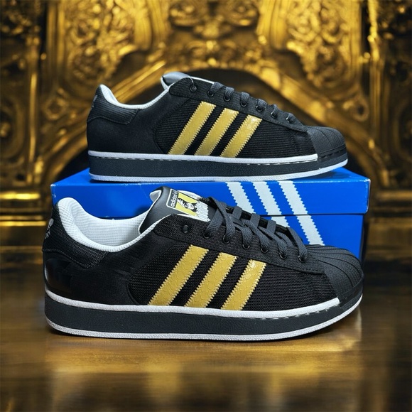Adidas - Picture 3 of 7